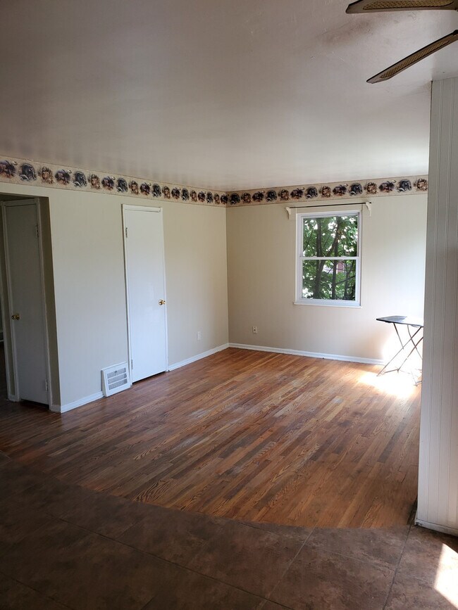 Building Photo - 3BDRM HOUSE FOR RENT