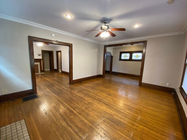 Foto del edificio - 328 E 18th Ave