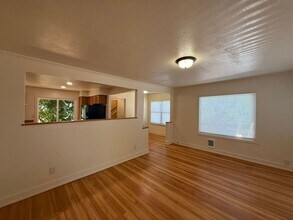 Building Photo - 1133 McLean Blvd