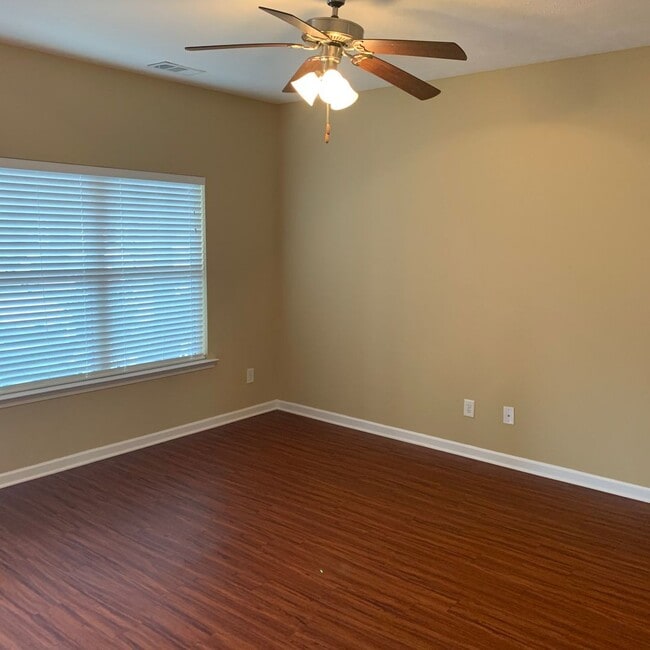 Foto del edificio - Townhome Condo