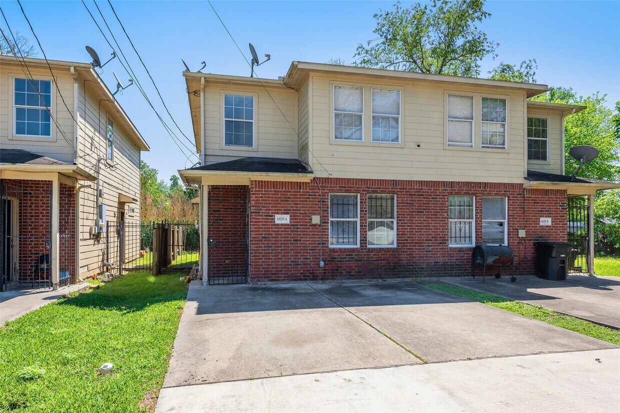 Foto principal - 6827 Dumble St