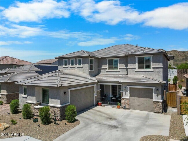 Building Photo - 7048 W Redbird Rd