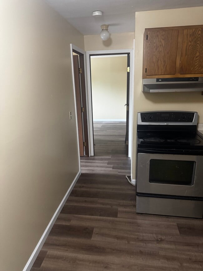 Building Photo - 4999 Mercedes Dr