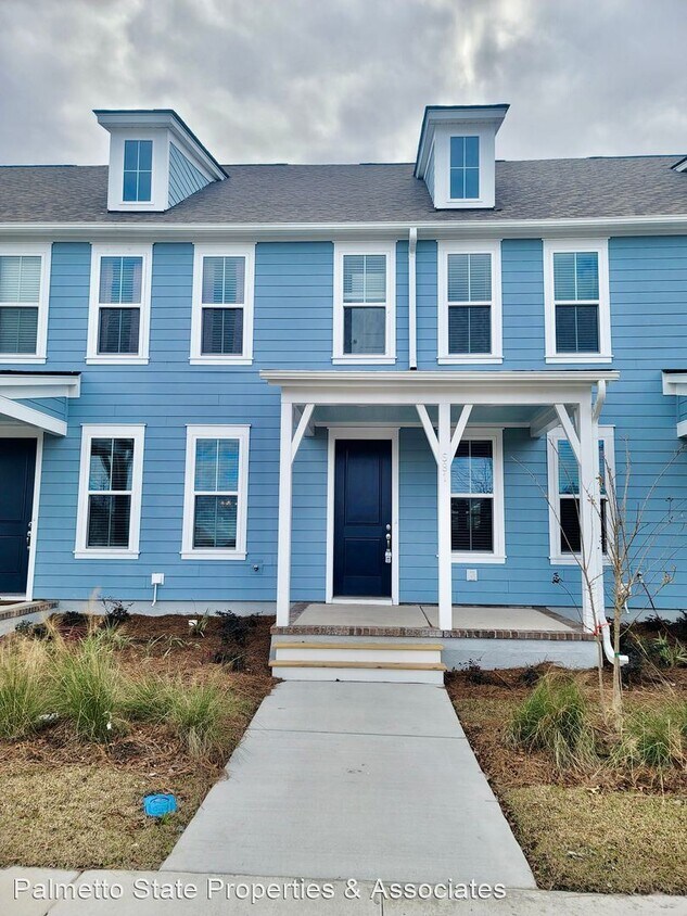 Primary Photo - 2 br, 2.5 bath House - 581 Blueway Avenue
