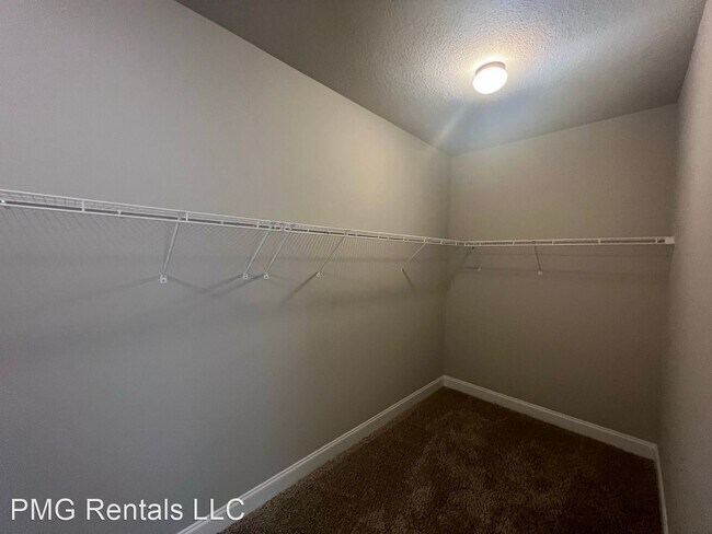 Building Photo - 4 br, 2.5 bath House - 320 Brighton Way