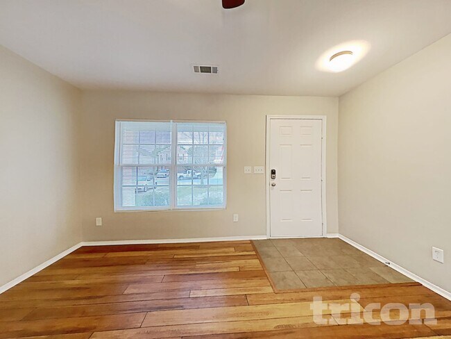Foto del edificio - 4560 Stone Mountain Dr