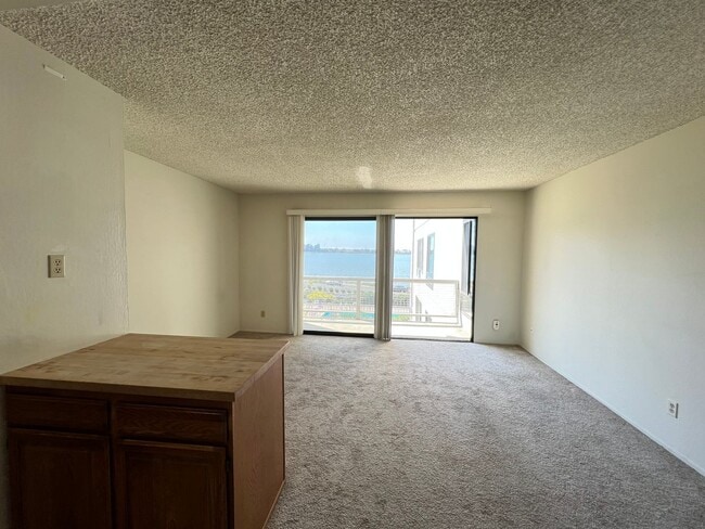 Building Photo - $500 MOVE IN SPECIAL!!! AVAILABLE NOW! Wat...