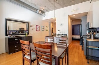Building Photo - 1025 Island Ave