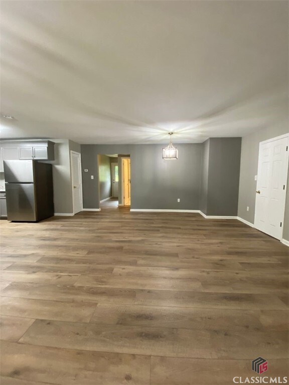 Building Photo - 1525 1525
