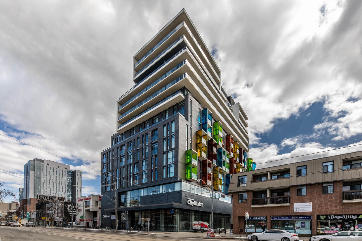 Primary Photo - The College Condiminium At Spadina