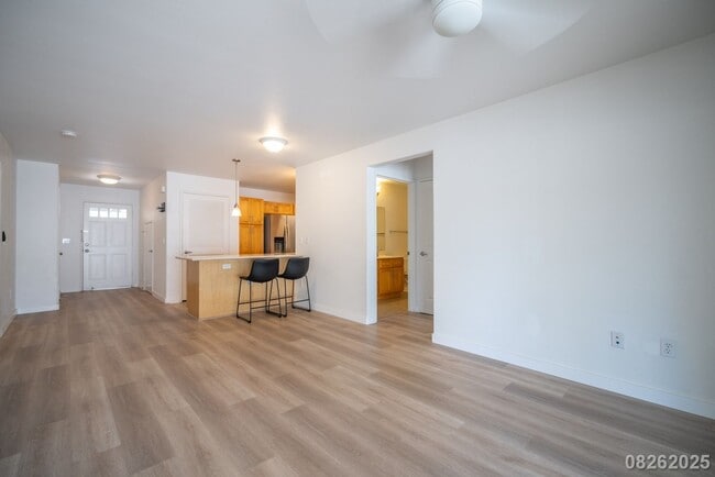 Building Photo - Rarely available! Ground floor 2-bdrm, 2-b...