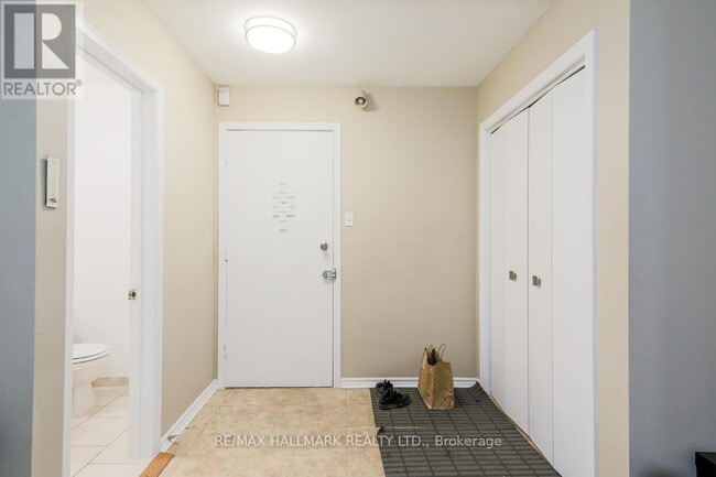 Building Photo - 2844 Danforth Ave