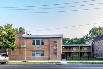 Building Photo - 2710 E 83rd St