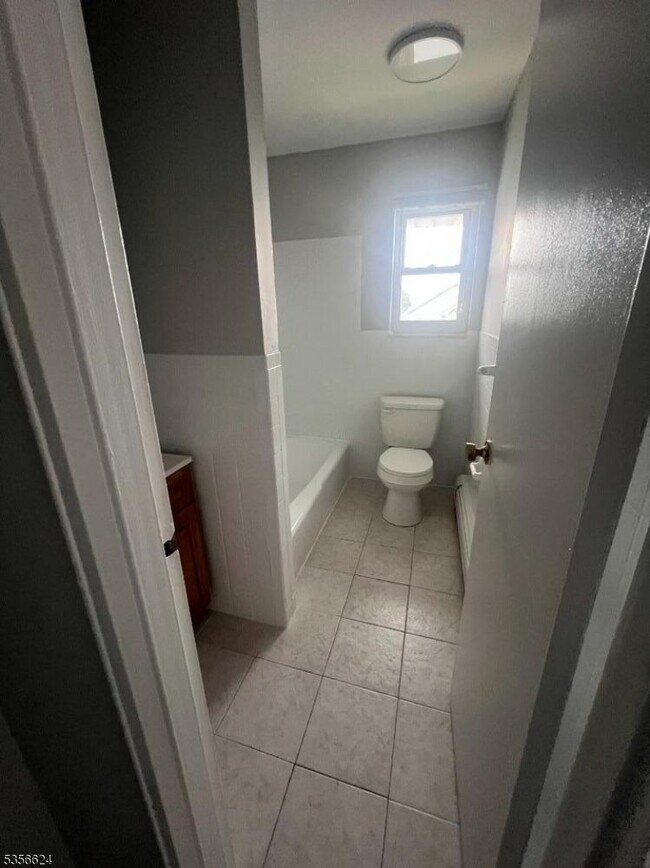 Foto del edificio - 228 E 24th St