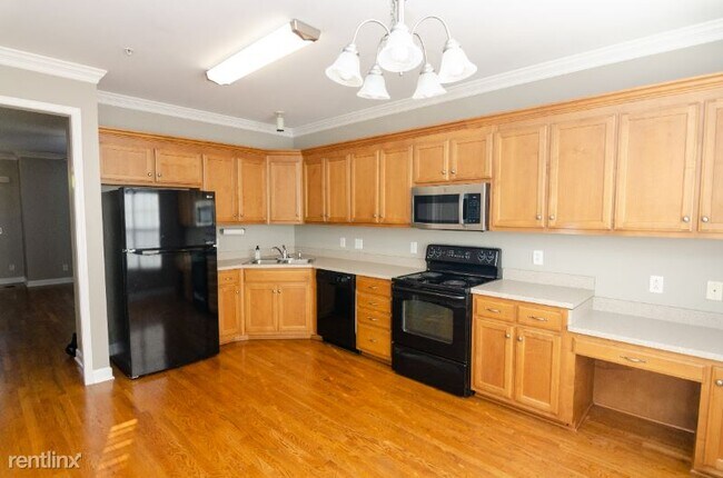 Building Photo - 2 br, 1.5 bath Townhome - 3002 Newport Valley