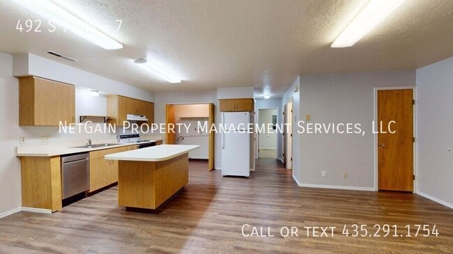 Building Photo - 492 S 75 W