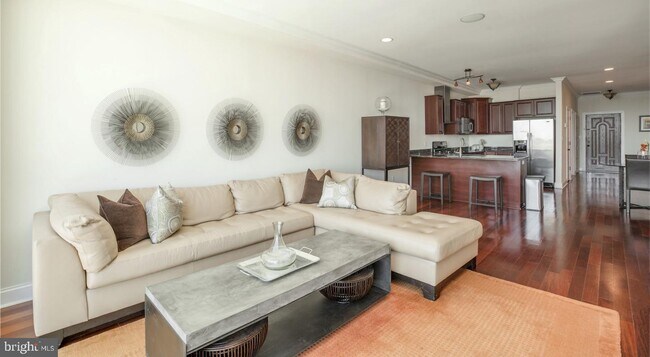 Building Photo - 800 N Delaware Ave