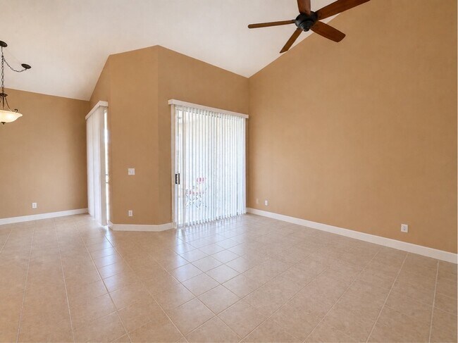 Foto del edificio - 407 Augusta Cir