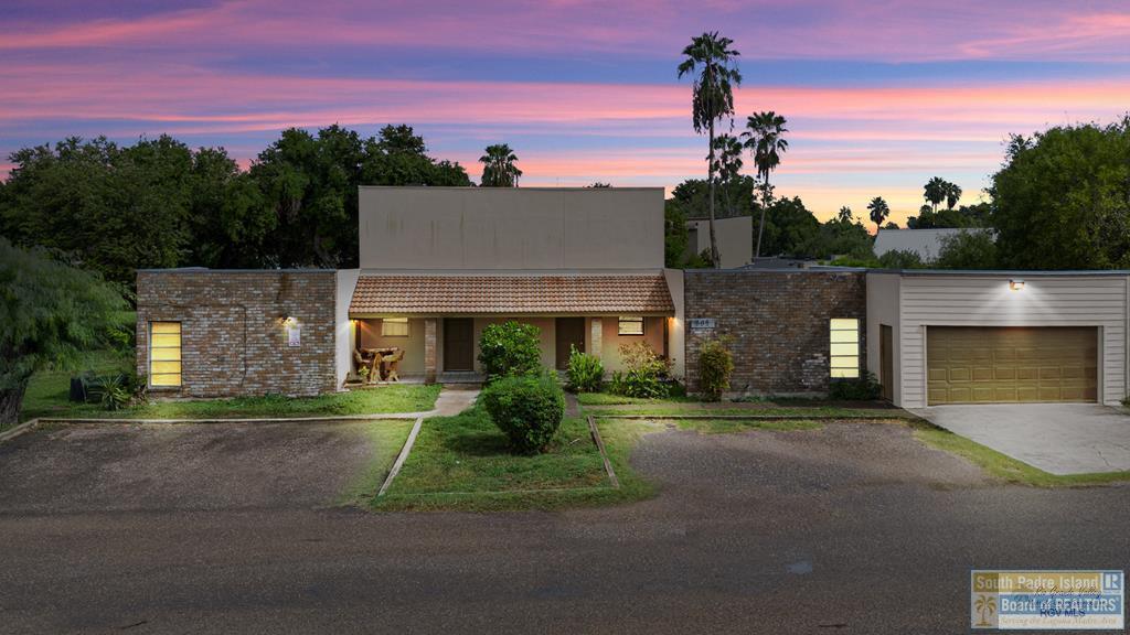 Primary Photo - 805 Continental Dr