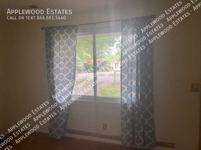 Foto del edificio - 3 Prestbury Dr