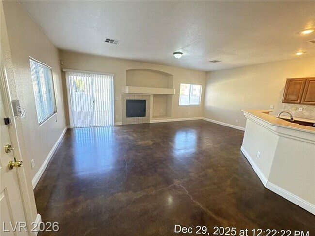 Foto del edificio - Cozy Gated Townhome with Private Yard, 2-Car Garage & Community Pool!