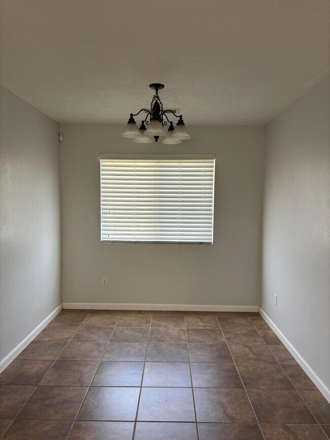 Foto del edificio - 10711 Brookline Pl NW