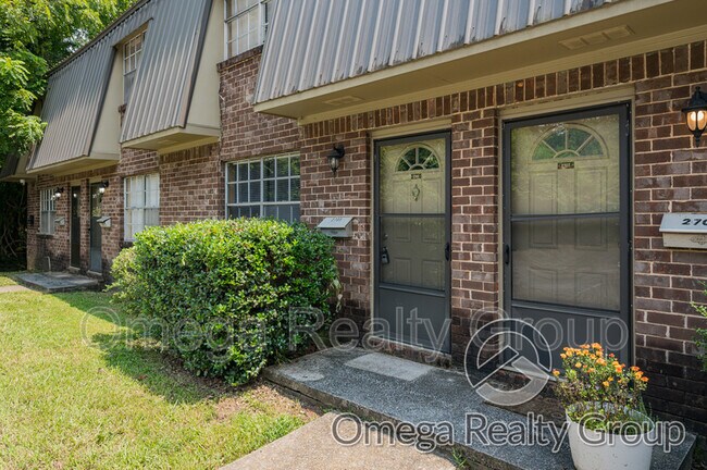 Building Photo - 2705 Hackberry Rd