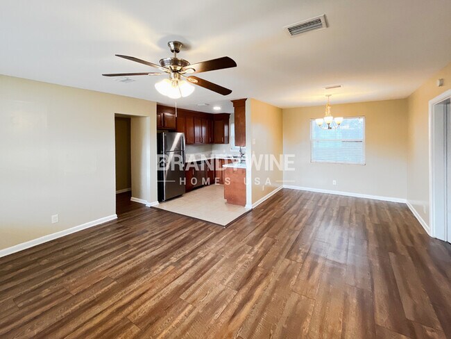 Foto del edificio - 6011 Meadow Ln
