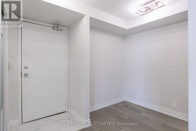 Building Photo - 81 Navy Wharf Ct