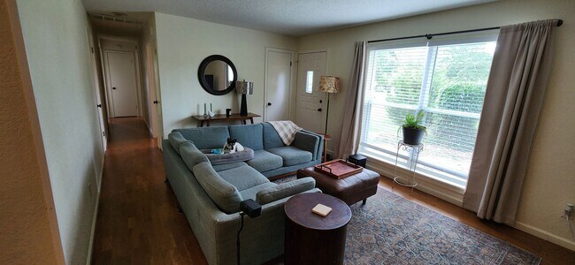 Foto del edificio - Coming Soon! Charming 3 Bed, 2 Bath Home o...