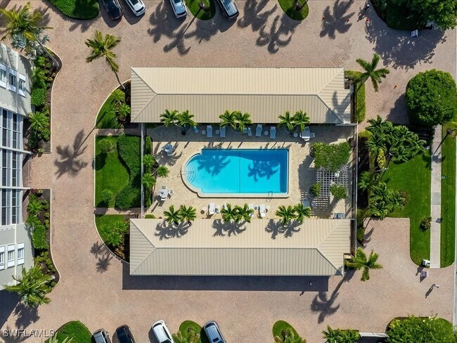 Foto del edificio - 2750 Gulf Shore Blvd N