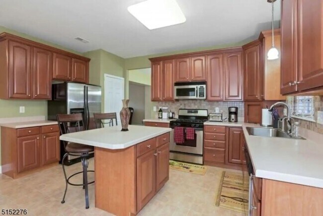 Foto del edificio - 1001 Fairway Ct