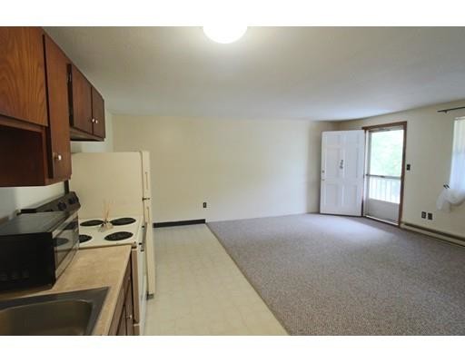 Building Photo - 873 Springfield St