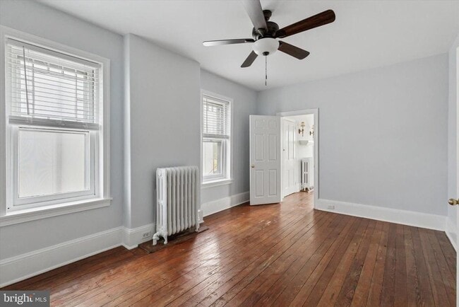 Building Photo - 448 Roxborough Ave