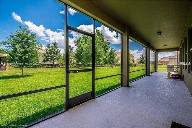 Foto del edificio - 1967 Meadow Crest Dr