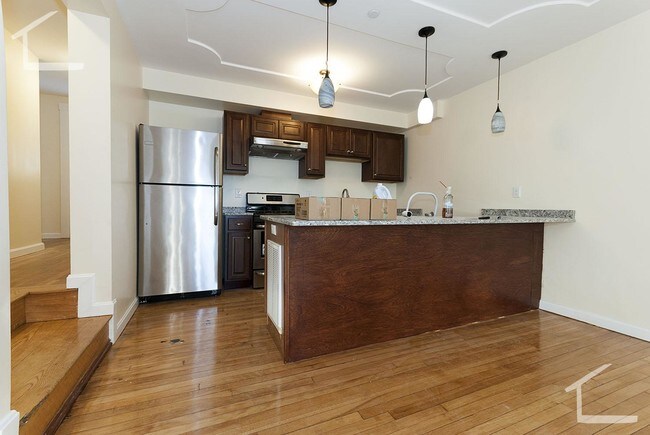 Building Photo - 34 Bentley St