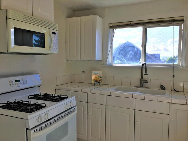 Building Photo - 1225 W San Carlos St