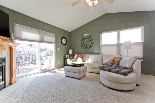 Foto del edificio - 1550 Deerfield Dr