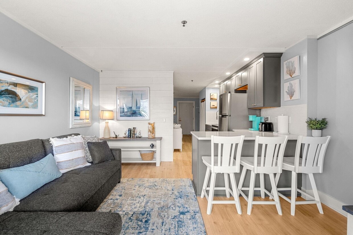 Primary Photo - 933 Ocean Blvd