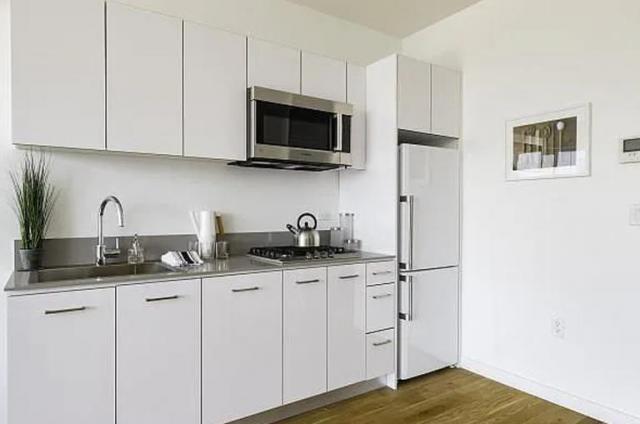 Building Photo - 1 bedroom in QUEENS NY 11101