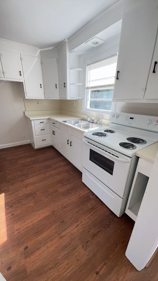 Foto del edificio - 401 Sheppard St