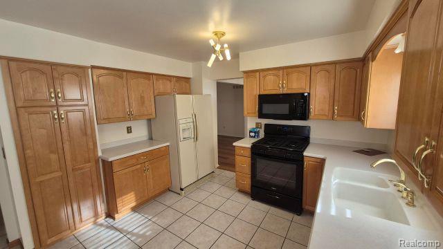 Foto del edificio - 42455 Bishop Rd