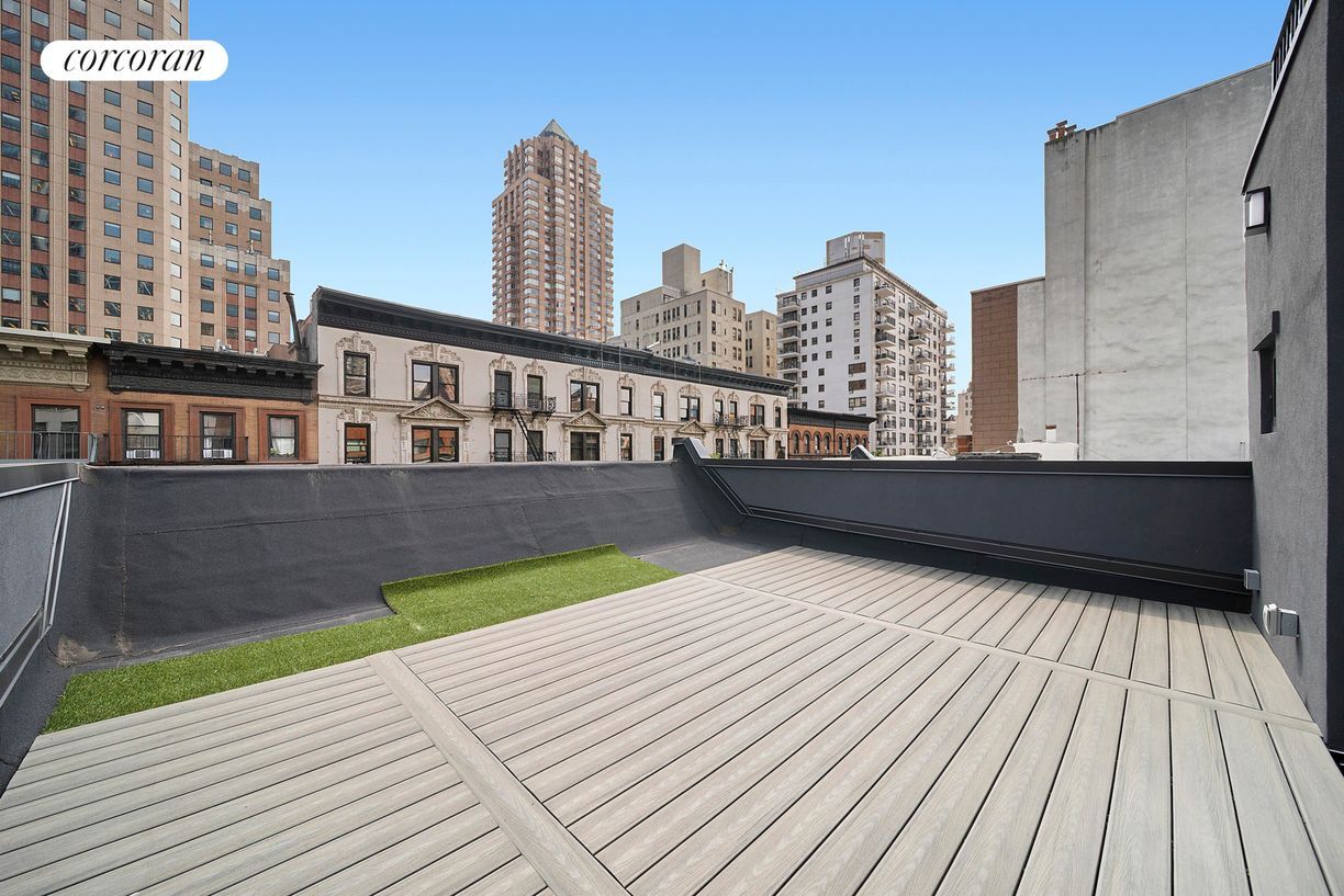 Foto principal - 317 W 51st St