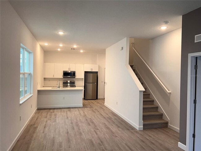 Building Photo - 281 Famagusta Dr