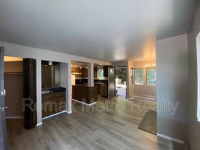 Building Photo - 512 Galer St