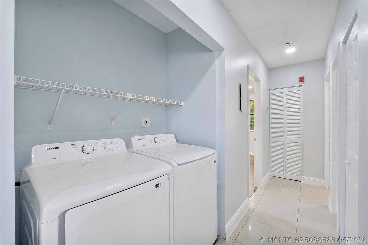 Foto del edificio - 2854 Coral Springs Dr