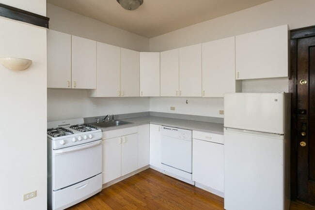 Foto del edificio - 821 W Waveland Ave