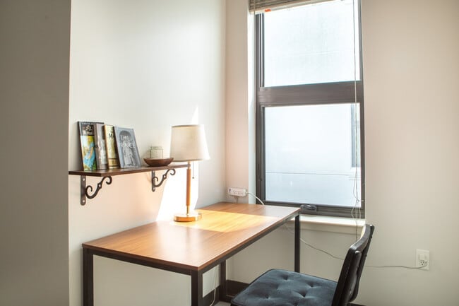 Foto del edificio - 333 W State St