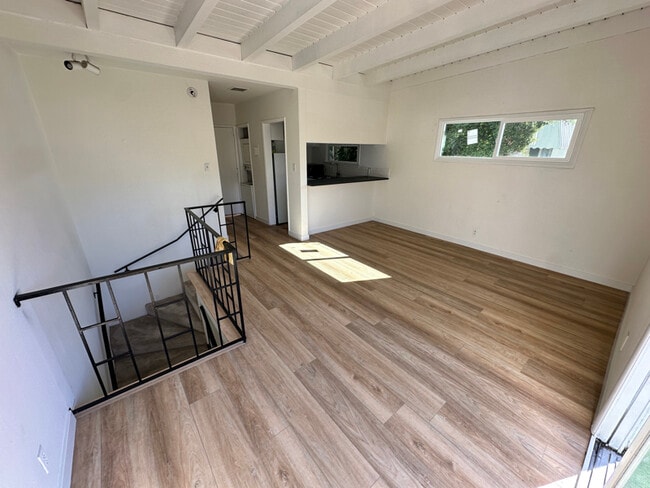 Building Photo - 1544 S Beverly Glen Blvd