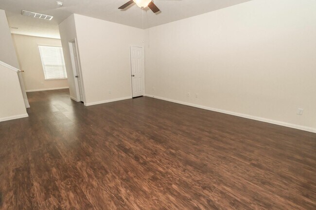 Building Photo - 20 Lazy Swing Ct